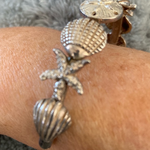 SOLD-Vintage 1990s sterling silver bangle,sea shells,sand dollars & star fish. - Picture 2 of 7